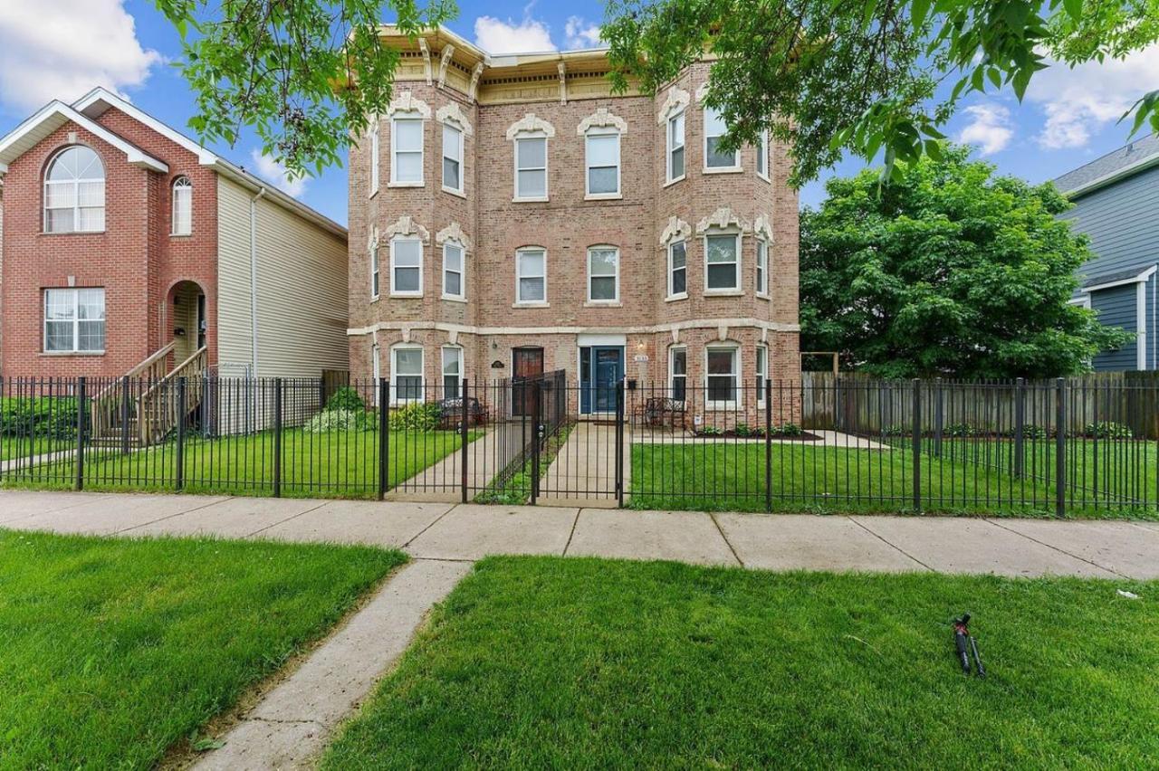Spacious Row Home Next Transit Near Downtown W Parking Чикаго Экстерьер фото